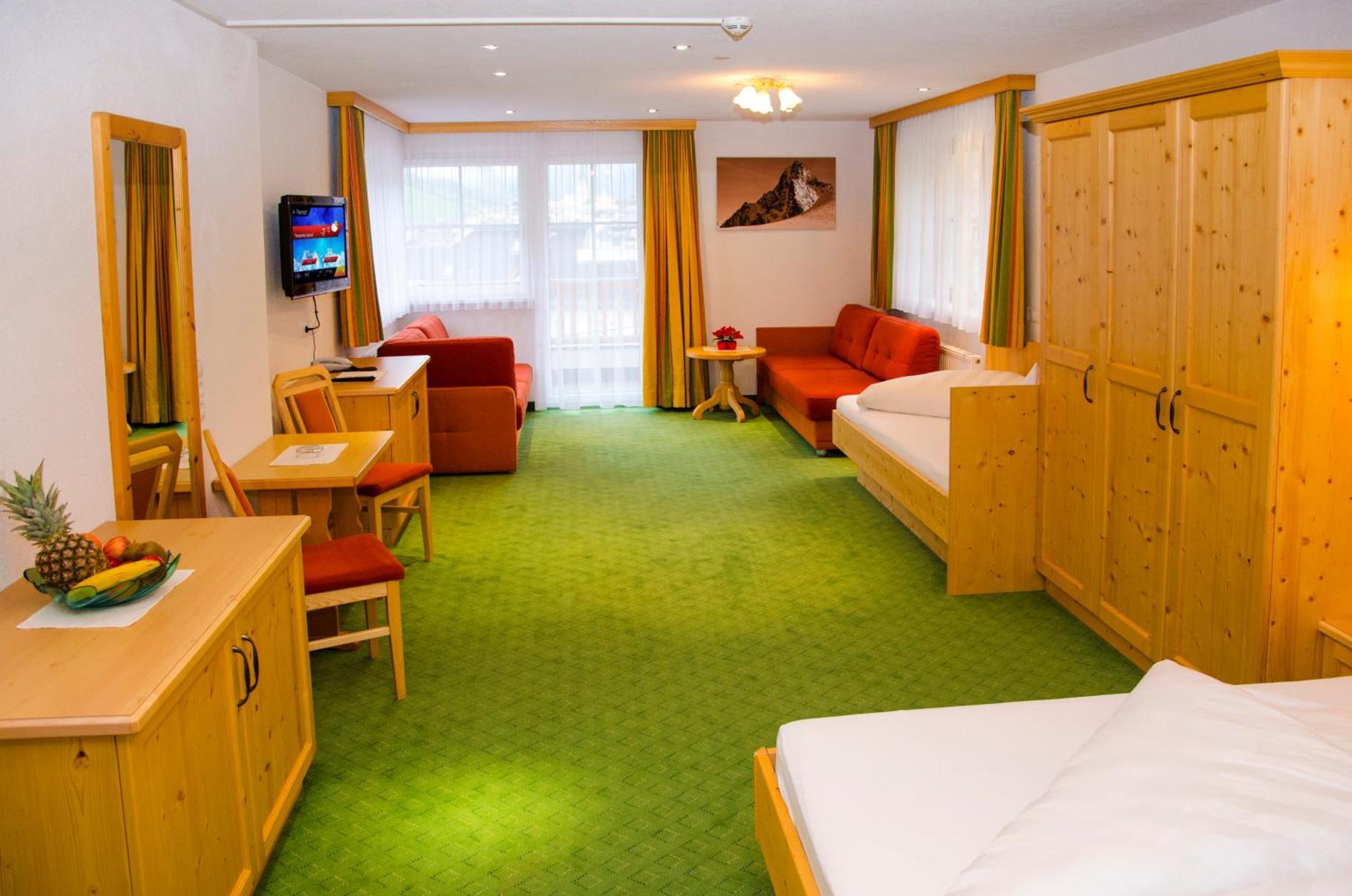 Hotel Garni Alpenblick Ischgl Szoba fotó